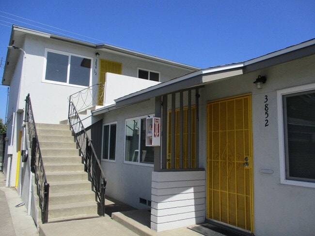 Building Photo - City Heights 1 Bdr 1 Ba 2nd floor Apartment