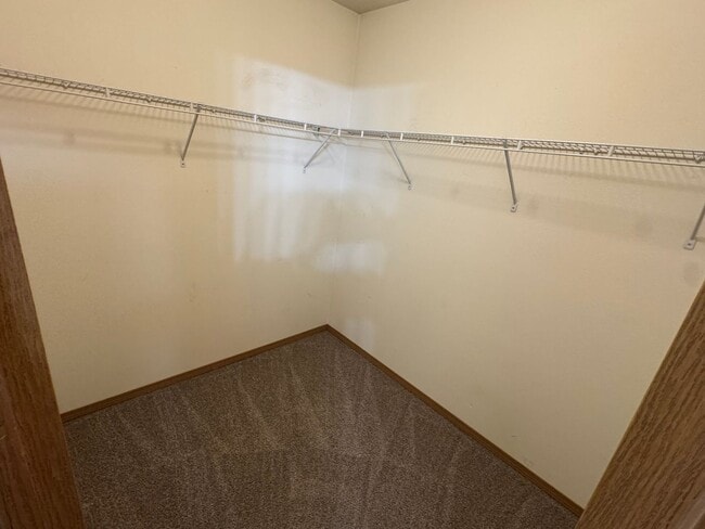 Building Photo - 2 bedroom 2 bathroom duplex with yard care...
