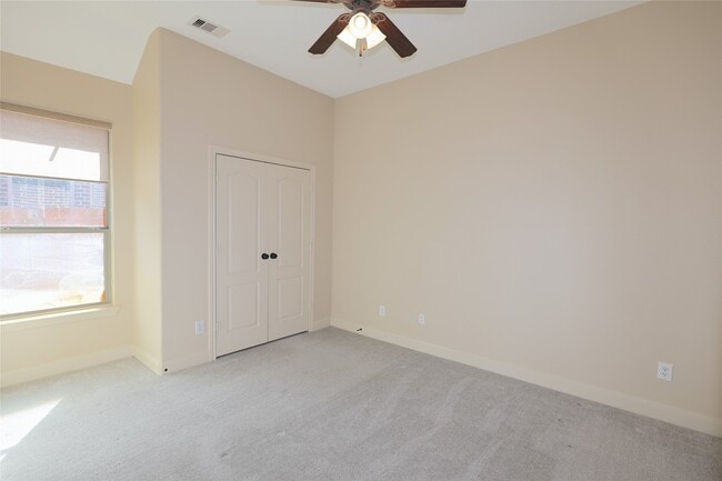 Building Photo - 17311 Quiet Shores Dr
