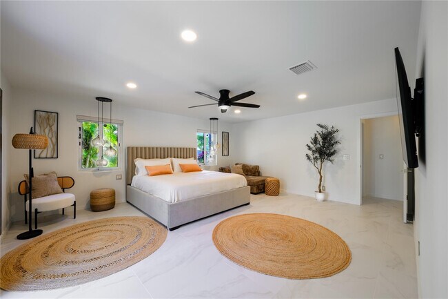 Building Photo - 3615 Sherwood Blvd