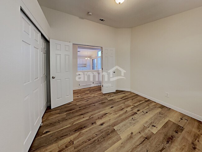 Building Photo - 138 Windy Creek Ave