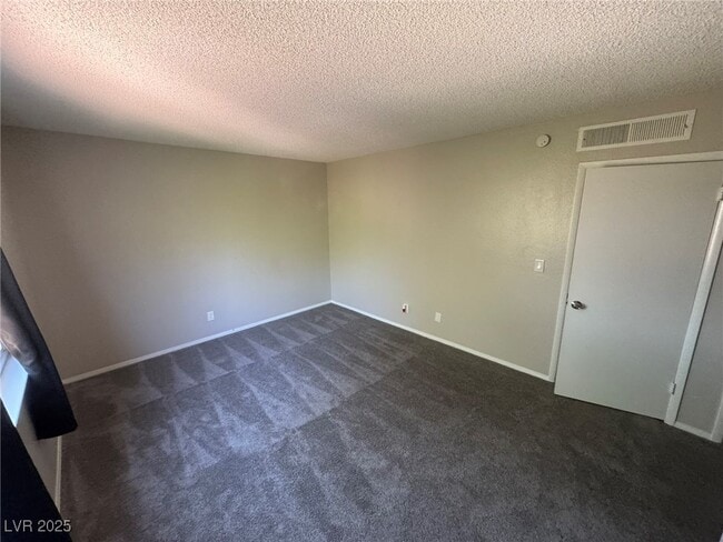 Building Photo - 575 Roxella Ln