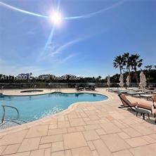 Building Photo - 300 S Pointe Dr