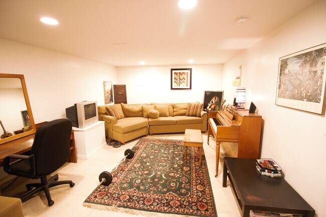 Building Photo - 11212 College Ave