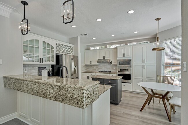 Building Photo - 38 Larks Aire Pl