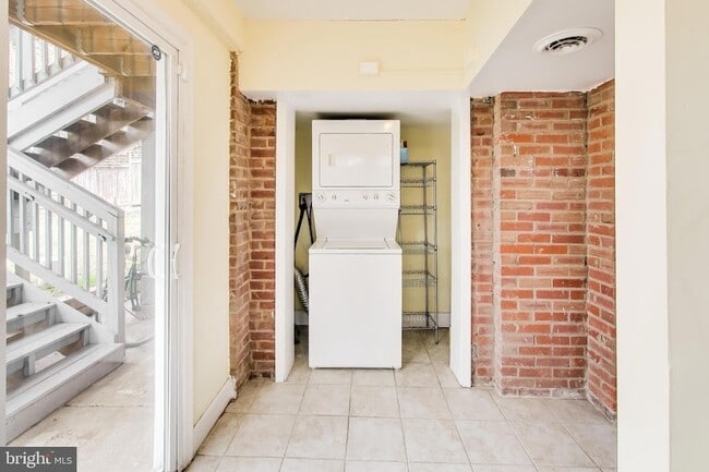 Building Photo - 8414 Flower Ave