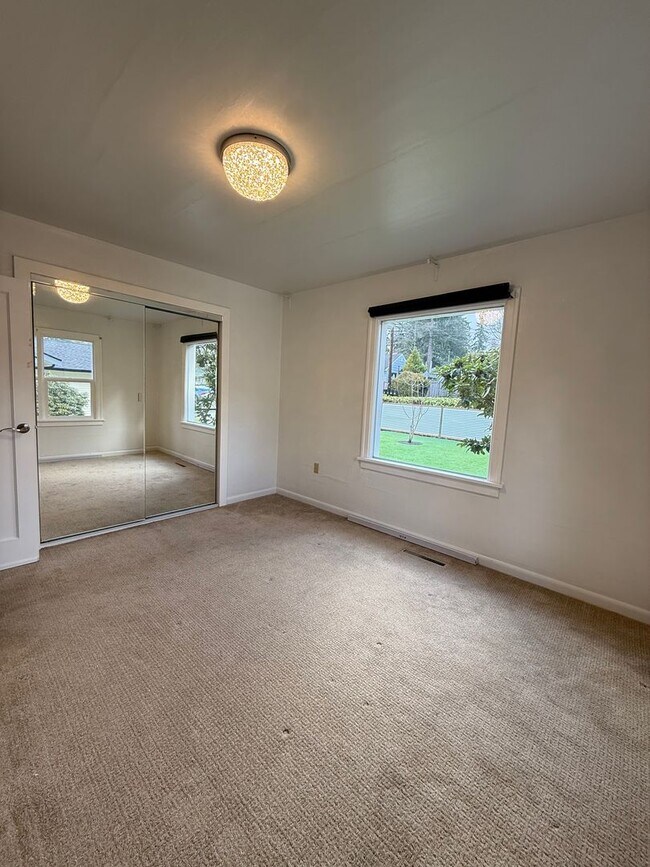 Building Photo - Well-Maintained 3-Bedroom Home in Prime Everett Location