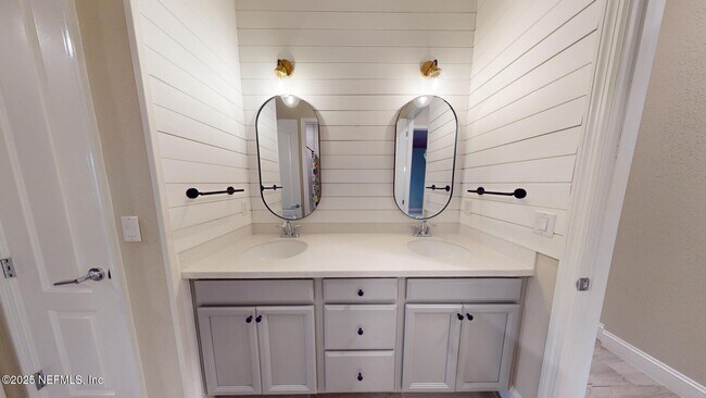 Building Photo - 57 Carina Trl