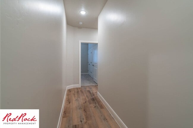 Building Photo - Newer Townhome in Hurricane Heights