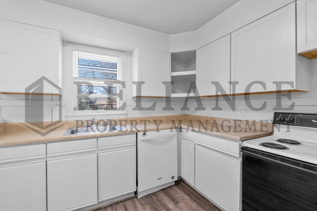 Building Photo - 363 N Woodlawn Blvd