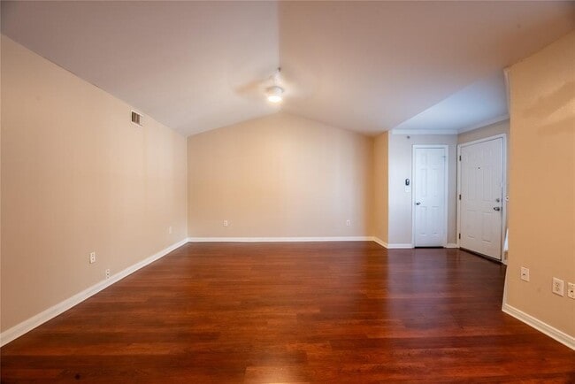 Primary Photo - 501 W 26th St