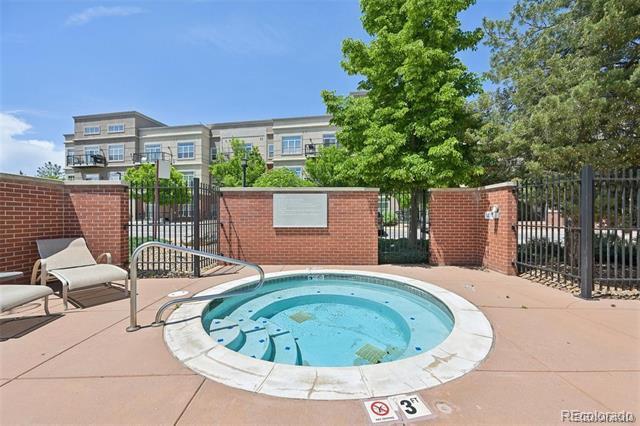 Building Photo - 5677 S Park Pl