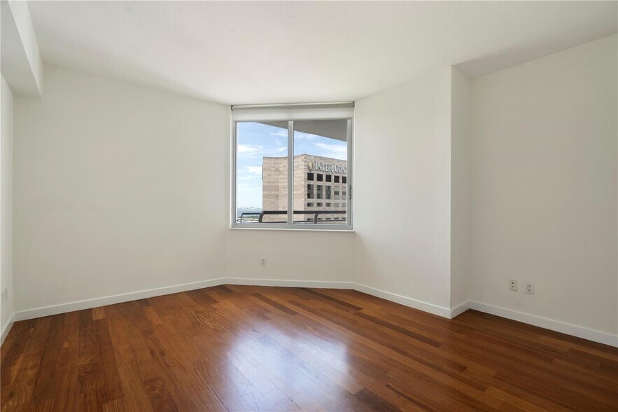 Building Photo - 325 S Biscayne Blvd