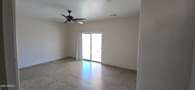Building Photo - 839 W Hermosa Dr