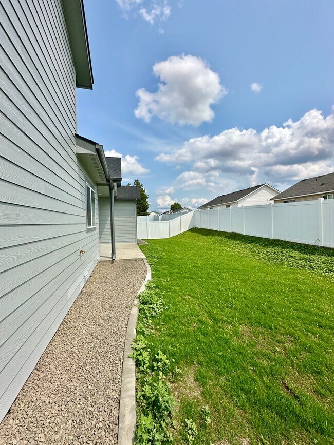 Building Photo - New Build Ranch Style Home Available with ...
