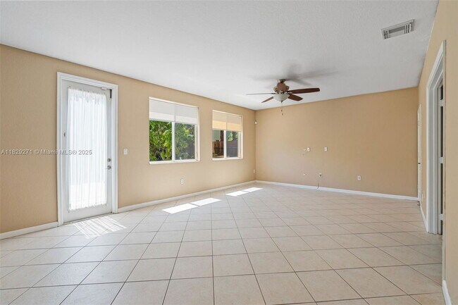 Building Photo - 20530 NW 12th Ct