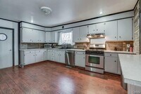 Building Photo - 637 Coffeen St
