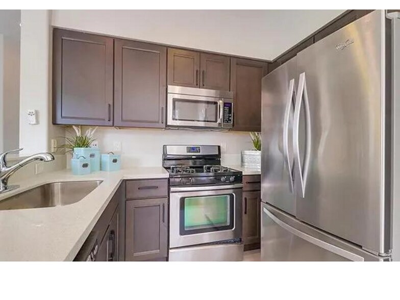 Building Photo - 5444 Mandarin Cove