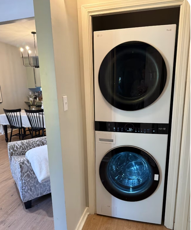 new stackable washer and dryer - 7008 Copper Cove