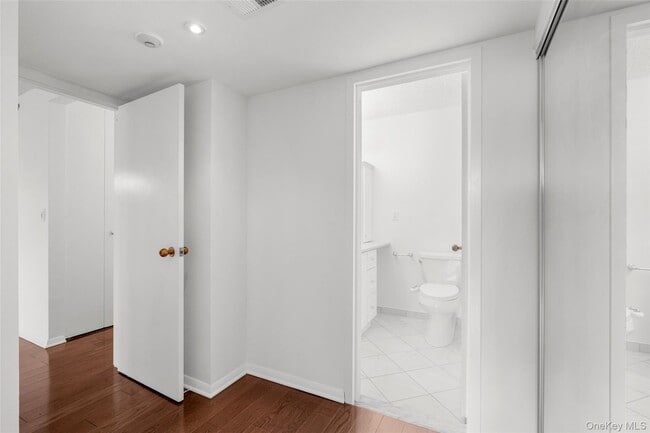 Building Photo - 25 Rockledge Ave