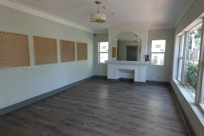 Building Photo - 1320 Drexel Ave