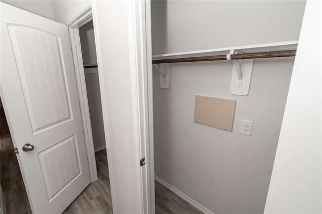 Building Photo - 24326 Amaldi Ct