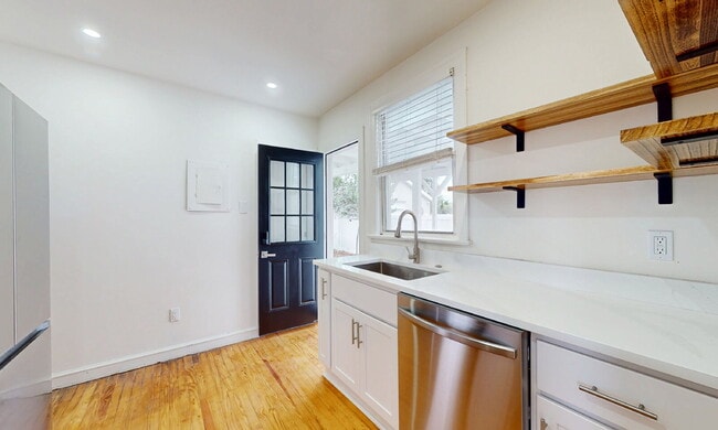 Building Photo - Pristine Neptune Beach Remodel: 2 Blocks to the Sand and Walkable to Everything!