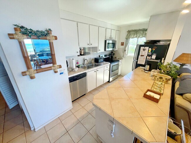 Building Photo - Live the Maui Dream – Modern 2-Bed, 2-Bath...