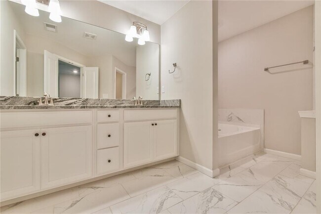 Building Photo - 377 Provenance Dr