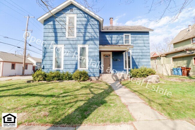Primary Photo - 210 W 4th St
