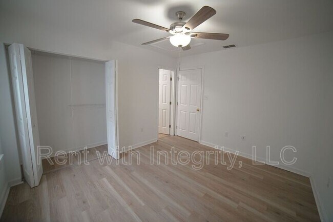 Building Photo - 1272 Cross Creek Cir