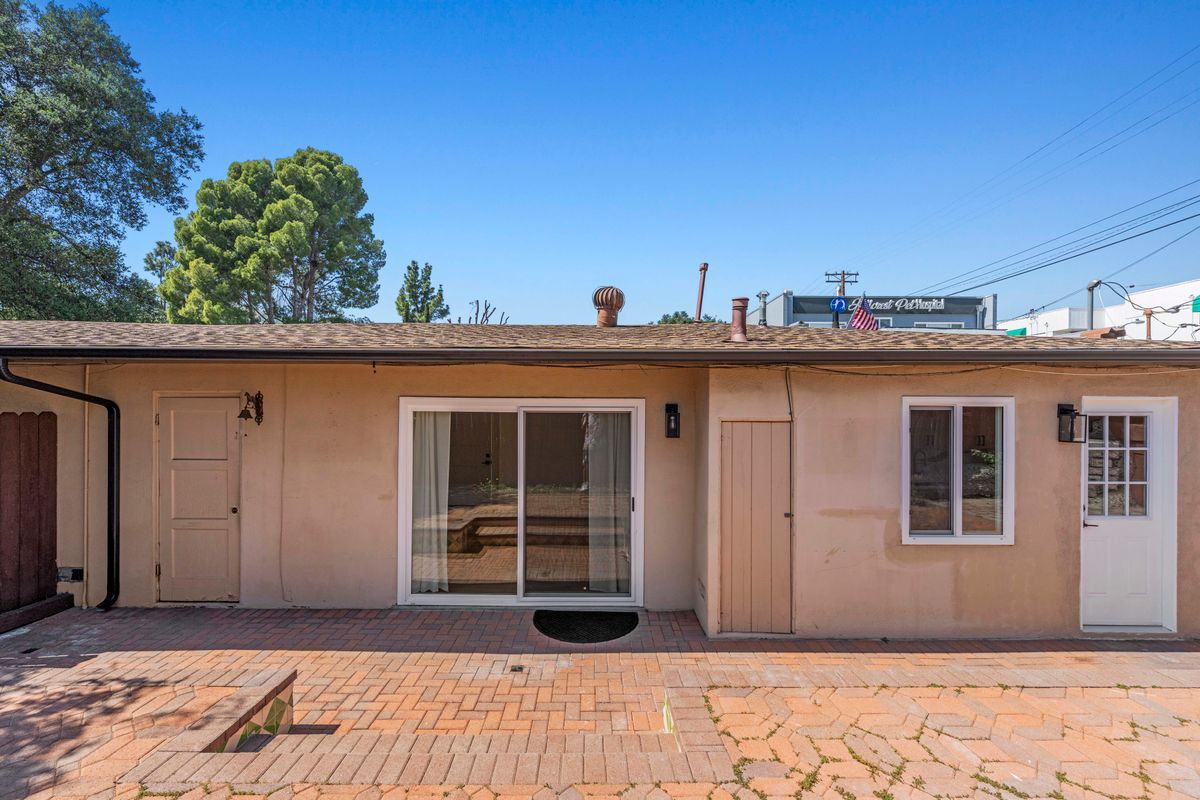 Building Photo - 2817 Sycamore Ave