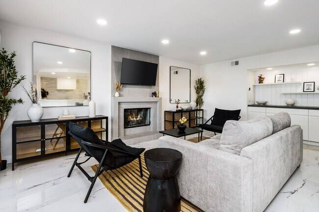 Building Photo - 76817 Manor Ln