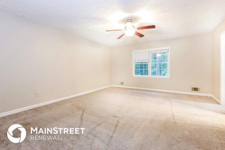 Building Photo - 145 Cowan Dr