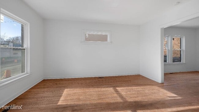 Building Photo - 7640 Kercheval Ave