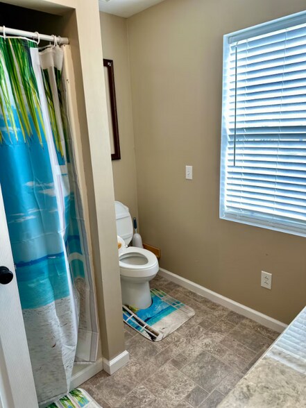 Building Photo - 1881 Livingston Chapel Rd