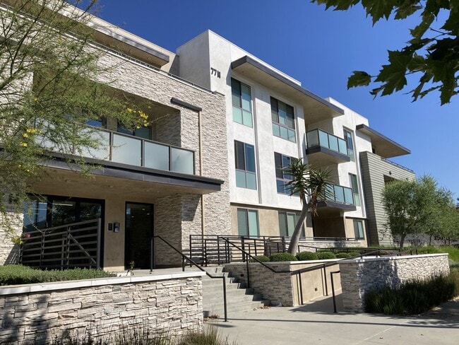 Building Photo - 77 North Apartments