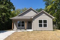 Building Photo - 3 Bed, 2 Bath New Build Home