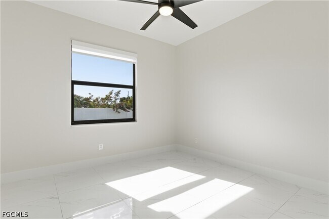 Building Photo - 1442 NE 33rd Ln