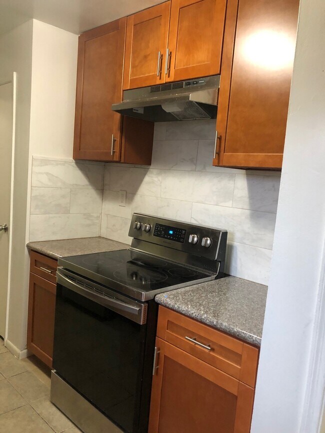 Building Photo - 10510 Kiber Dr