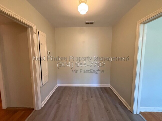Building Photo - 3553 Oak St