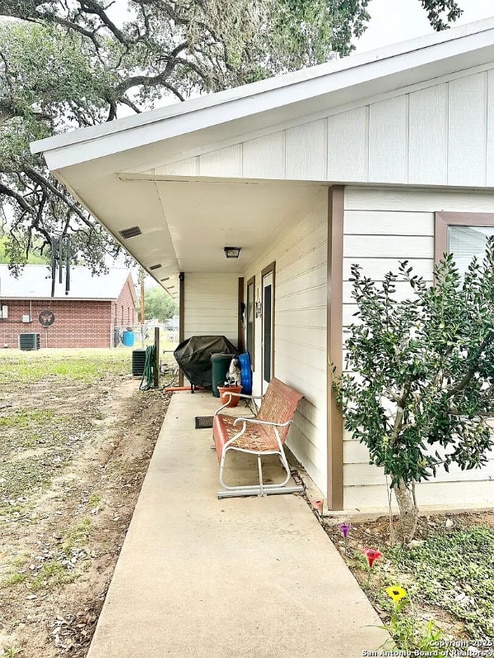 Building Photo - 1005 Commerce St