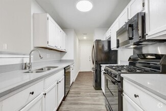 Building Photo - 12302 Dellrey Dr