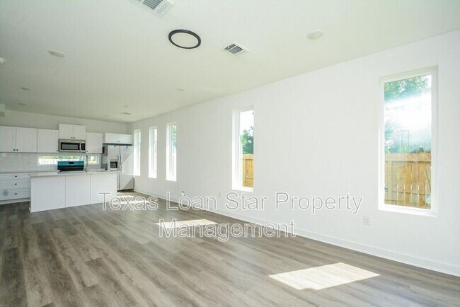 Building Photo - 4358 Clover St