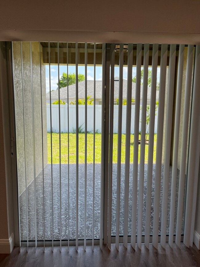 Building Photo - Newer 3bdr/2ba in the heart of Palm Coast!