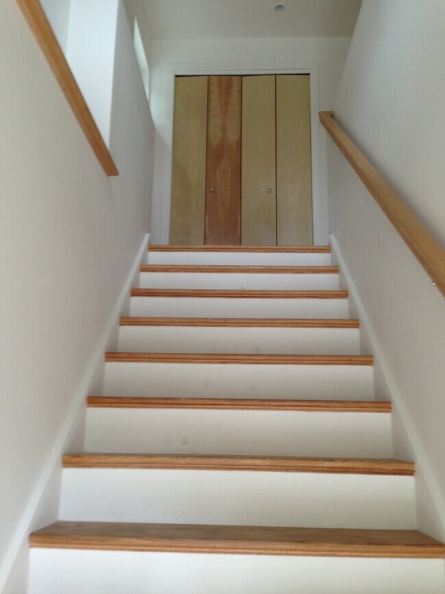 Building Photo - 1738 Main St