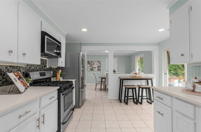 Building Photo - Cozy 3BD/2BTH Lynnwood Rambler for Lease!
