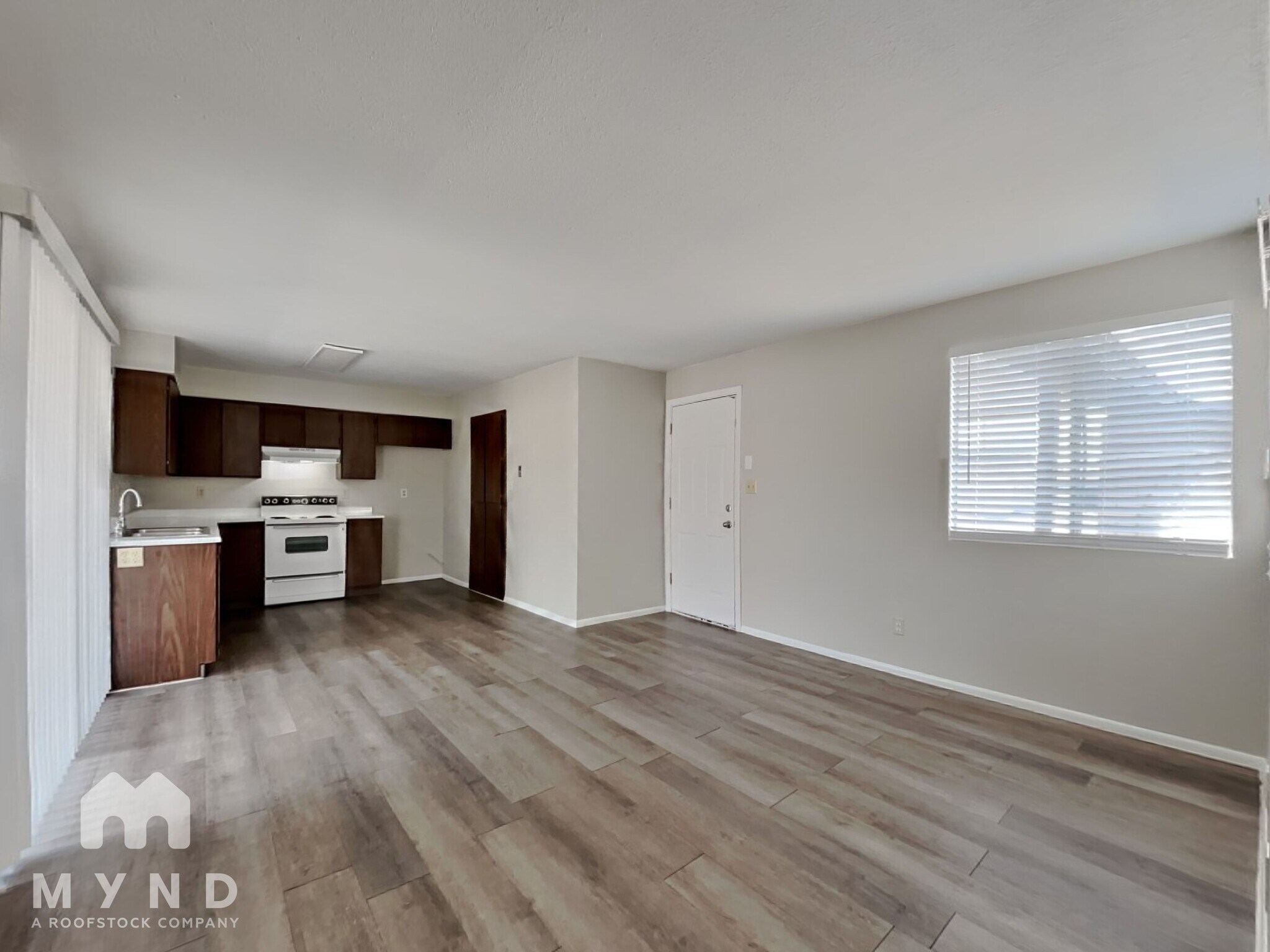 Building Photo - 5632 W Comet Ave