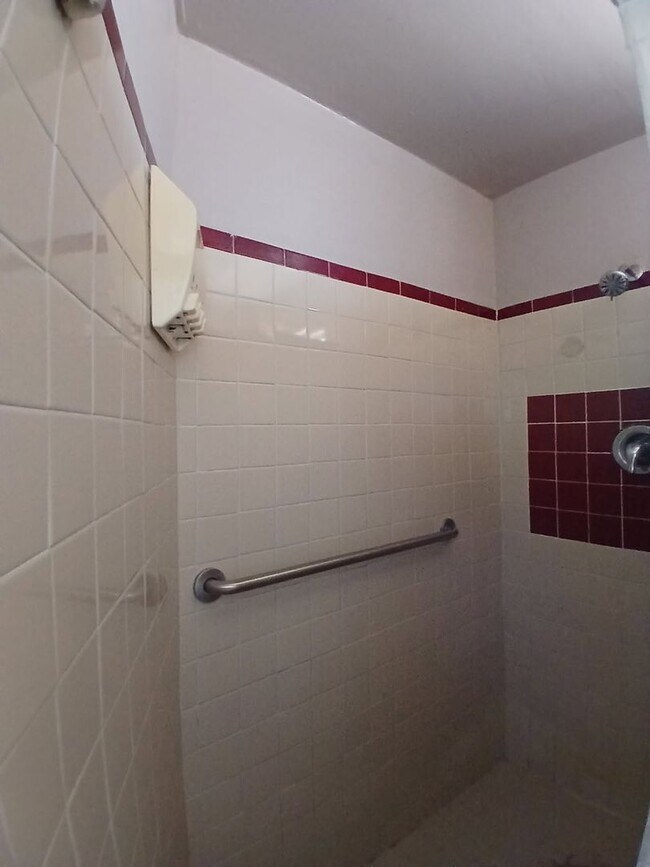 Building Photo - 445 Rosemont St