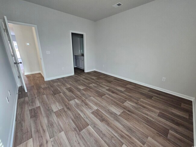 Building Photo - 2096 Northwest Dr